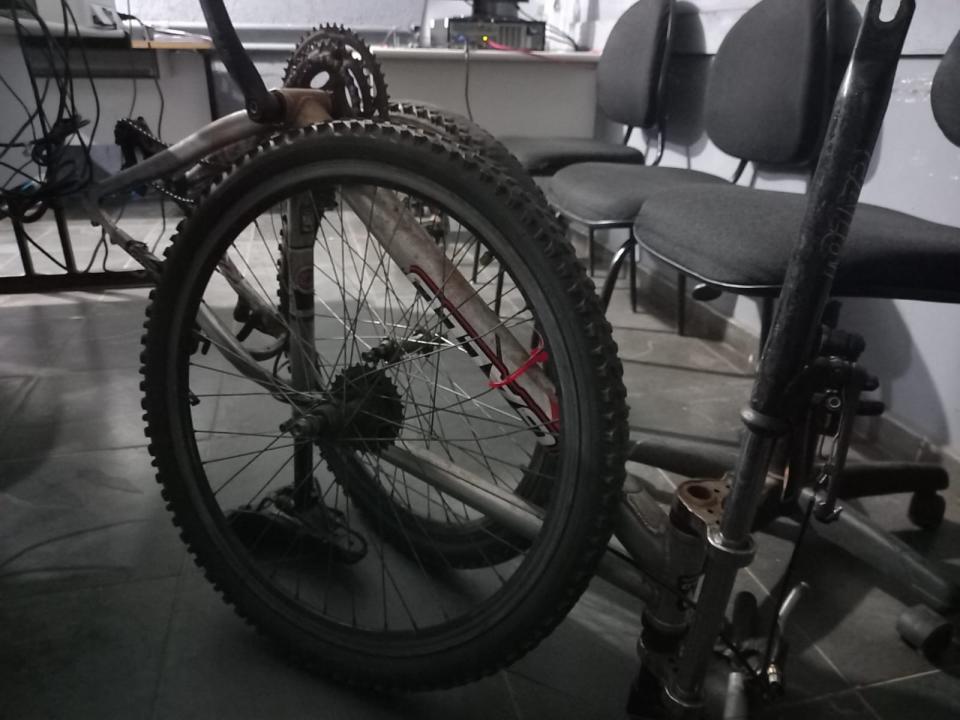 Foto 3 de 4 — Violento, ladrão tenta roubar bike de moradora do Vale do Sol; foi preso